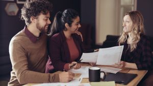 Independent insurance broker helping clients