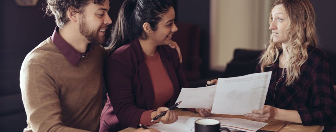 Independent insurance broker helping clients